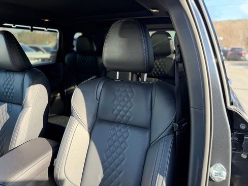 Used 2025 Mitsubishi Outlander SEL Black Edition image 12