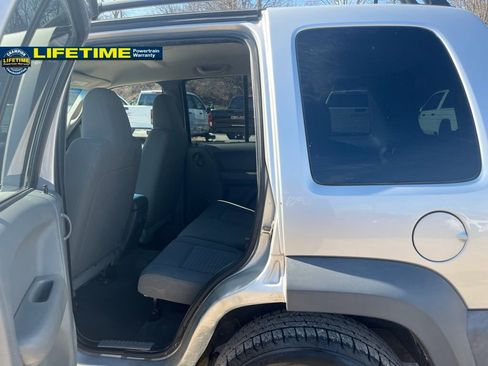 Used 2006 Jeep Liberty Sport image 28