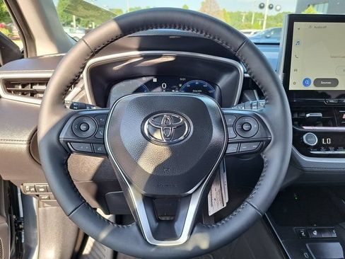 Used 2026 Toyota Corolla Cross XLE w/ Convenience Package AWD/4WD image 10
