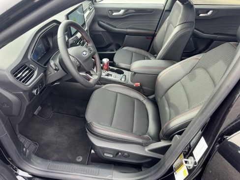 New 2025 Ford Escape ST-Line w/ Tech Pack #1 image 10
