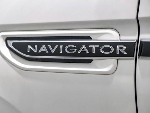 Used 2021 Lincoln Navigator L Black Label w/ Cargo Convenience Package image 56