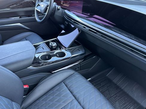Used 2026 Cadillac Escalade IQ Sport 1 w/ LPO, Floor Liner Package image 17