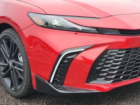 New 2026 Toyota Camry Hybrid FWD image 7