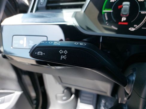 Used 2023 Audi e-tron Premium Plus w/ Premium Plus Package AWD/4WD image 27
