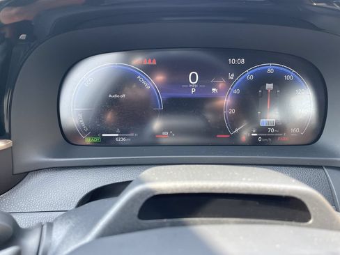 Certified 2025 Toyota Crown Signia w/ Advanced Technology Package AWD/4WD image 17