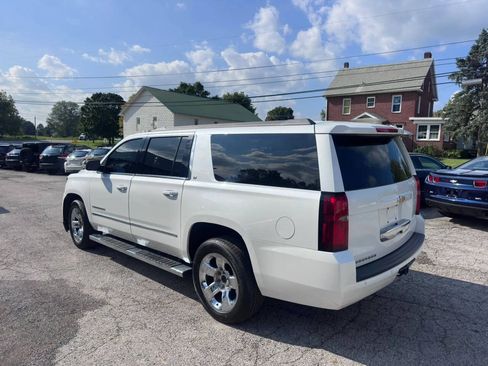Used 2017 Chevrolet Suburban LT w/ LT Signature Package AWD/4WD image 8