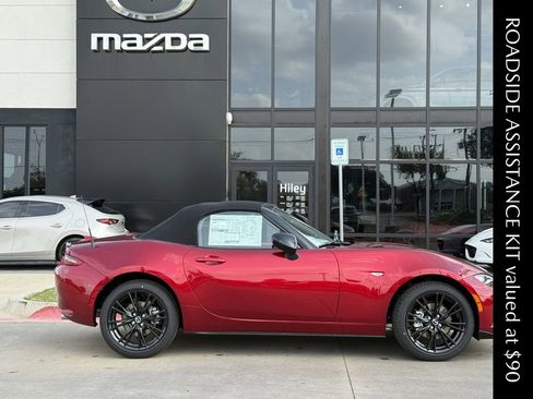 New 2025 MAZDA MX-5 Miata Club image 3