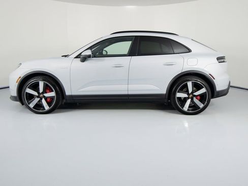 Certified 2025 Porsche Macan 4S Electric image 2