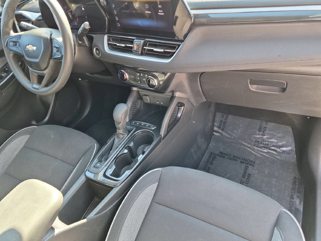 Used 2025 Chevrolet TrailBlazer LT AWD/4WD image 30
