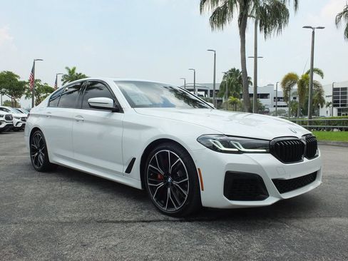 Used 2023 BMW 540i w/ M Sport Package RWD image 2