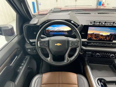 Used 2025 Chevrolet Silverado 3500 High Country w/ High Country Premium Package AWD/4WD image 6
