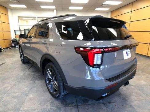 New 2026 Ford Explorer ST-Line image 5