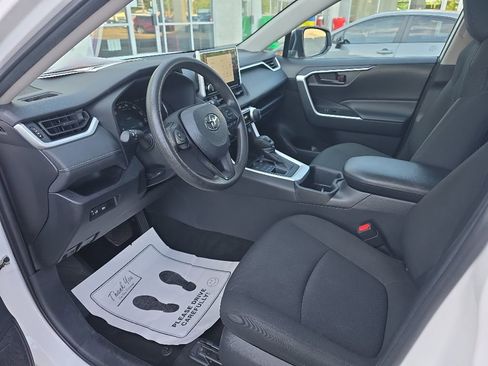 Used 2024 Toyota RAV4 LE AWD/4WD image 6