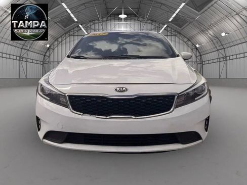 Used 2017 Kia Forte LX FWD image 5