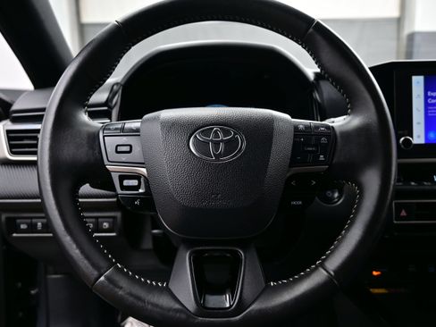 Used 2025 Toyota Camry SE w/ Convenience Package FWD image 23