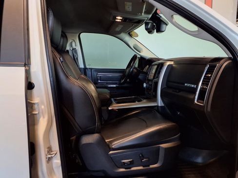 Used 2017 RAM 1500 Laramie w/ Convenience Group AWD/4WD image 12