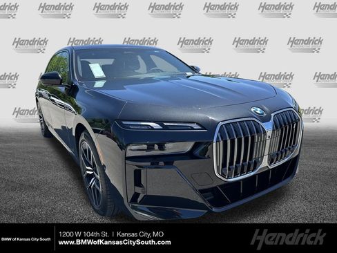 Used 2025 BMW i7 xDrive60 w/ M Sport Package RWD image 1