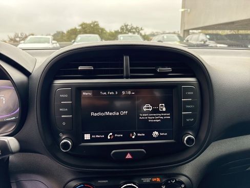 Used 2025 Kia Soul LX image 19