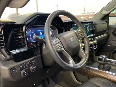 Used 2025 Chevrolet Silverado 1500 RST image 8