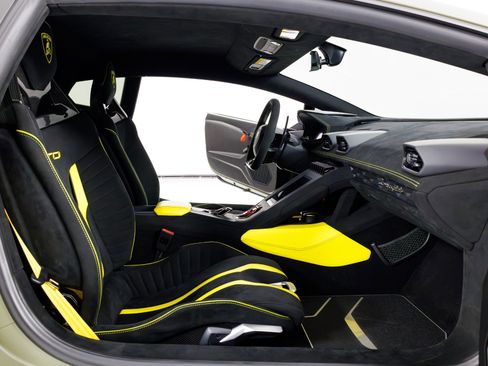 Used 2022 Lamborghini Huracan STO image 33