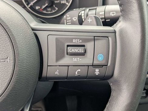 Used 2024 Nissan Rogue SV w/ SV Premium Package FWD image 25