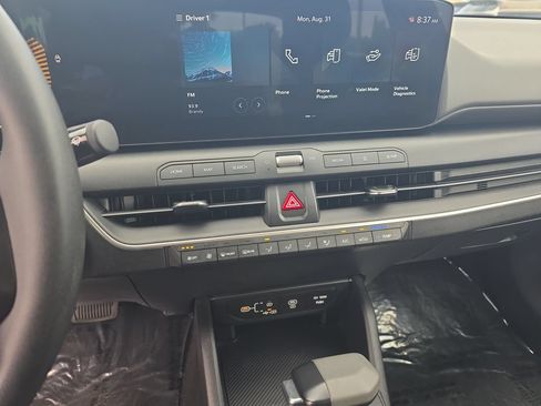 Used 2025 Kia K4 FWD image 12