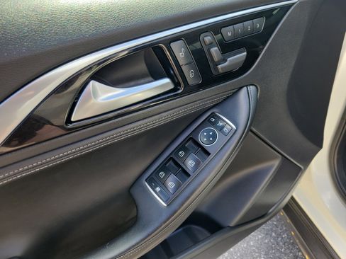 Used 2019 INFINITI QX30 Premium w/ Navigation Package AWD/4WD image 18