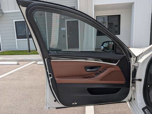 Used 2013 BMW 528i Sedan image 11