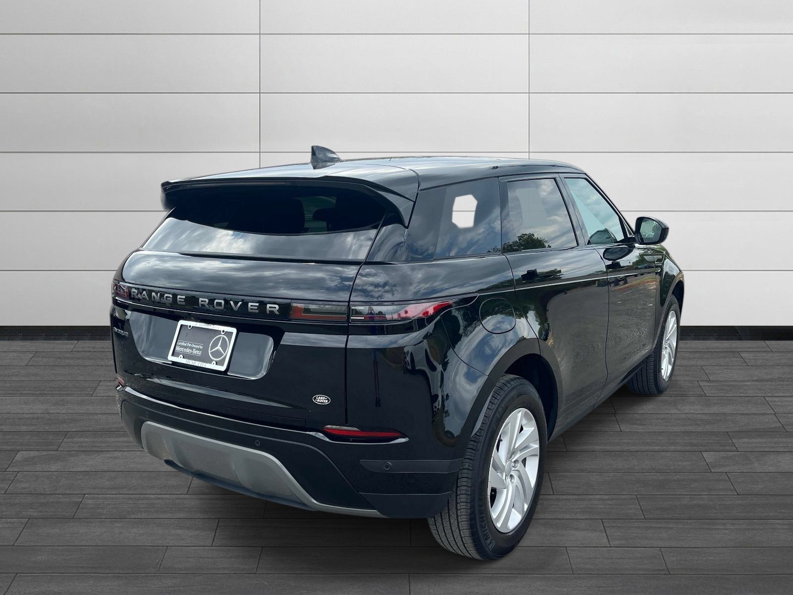 Used 2024 Land Rover Range Rover Evoque S AWD/4WD image 3