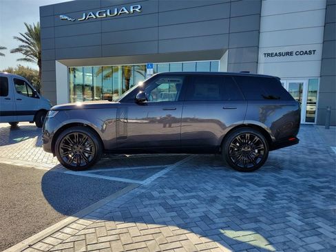 New 2026 Land Rover Range Rover SE image 2