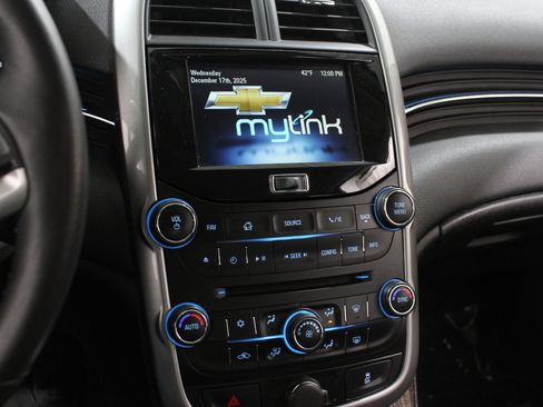 Used 2015 Chevrolet Malibu LT image 9