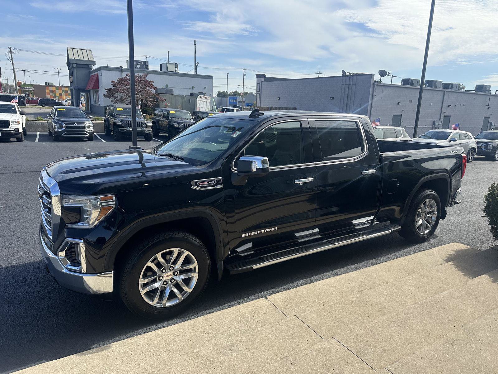 Used 2019 GMC Sierra 1500 SLT w/ SLT Premium Package AWD/4WD image 8