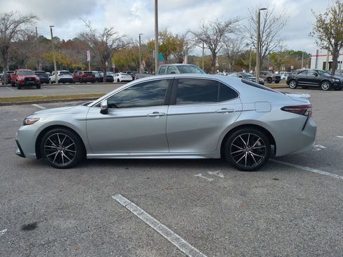Certified 2022 Toyota Camry SE image 8