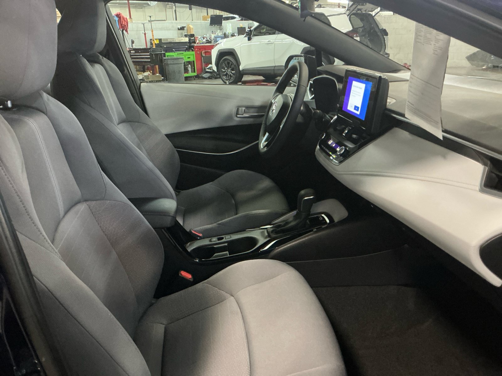Used 2024 Toyota Corolla SE FWD image 19