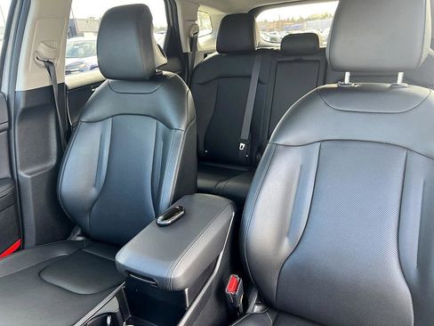 Used 2024 Kia Sportage SX image 13