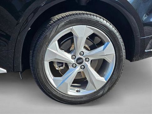 Used 2021 Audi Q5 Premium Plus w/ Premium Plus Package image 21