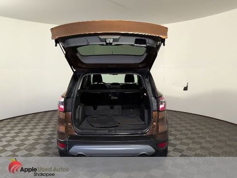 Used 2017 Ford Escape SE AWD/4WD image 10