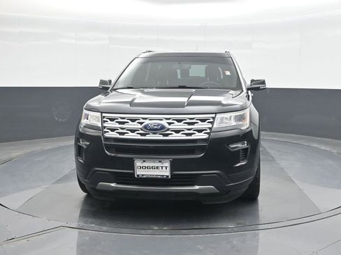 Certified 2019 Ford Explorer XLT w/ Equipment Group 202A image 5