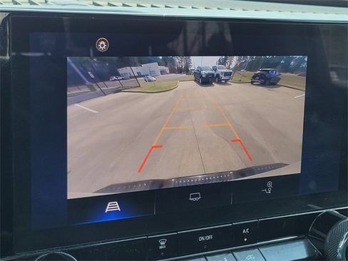 Used 2023 Chevrolet Colorado W/T image 24