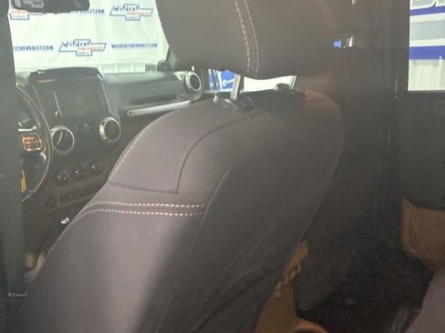 Used 2014 Jeep Wrangler Unlimited Sahara w/ Connectivity Group image 21