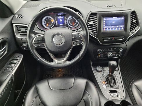 Used 2019 Jeep Cherokee Latitude Plus w/ Comfort/Convenience Group AWD/4WD image 22