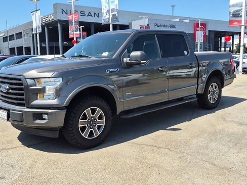 Used 2017 Ford F150 XLT w/ Equipment Group 302A Luxury RWD image 3