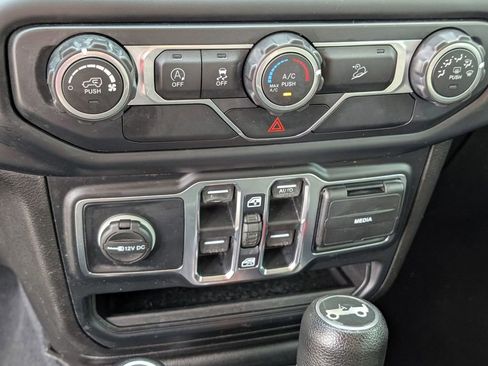 Used 2019 Jeep Wrangler Unlimited Sport S image 36