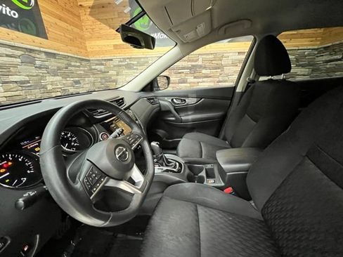 Used 2018 Nissan Rogue SV w/ Premium Package AWD/4WD image 13