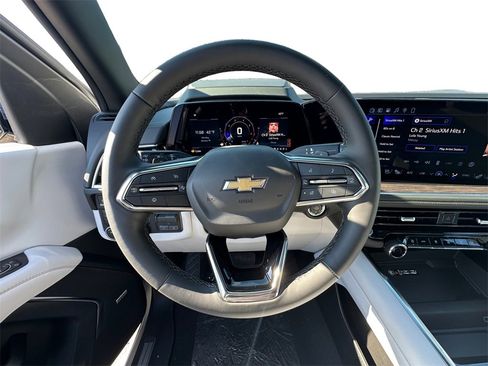 New 2026 Chevrolet Suburban Premier image 12