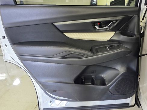 Used 2021 Subaru Ascent Premium w/ Convenience Package image 13