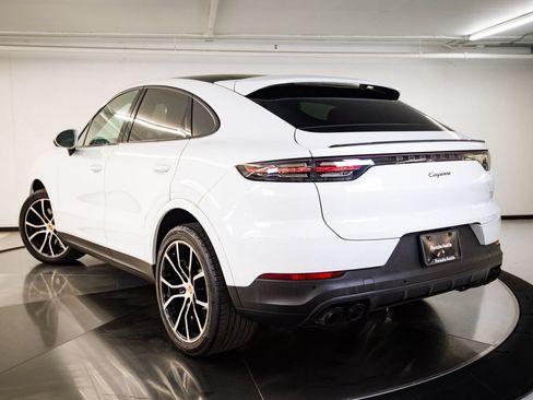 Certified 2023 Porsche Cayenne Platinum Edition AWD/4WD image 3
