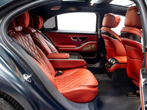 Used 2022 Mercedes-Benz S 580 4MATIC Sedan w/ AMG Line Package image 28