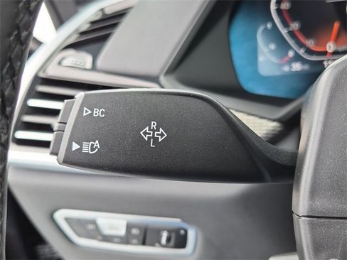 Used 2023 BMW X6 xDrive40i w/ M Sport Package image 26