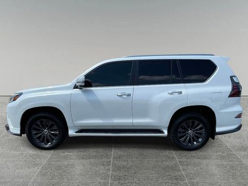 Used 2023 Lexus GX 460 Luxury w/ Sport Design Package image 2